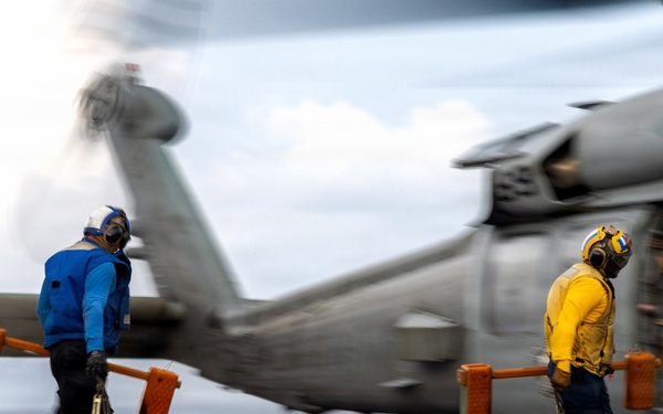 11th MEU Marines, Sailors Conduct Flight Operations Aboard USS Boxer