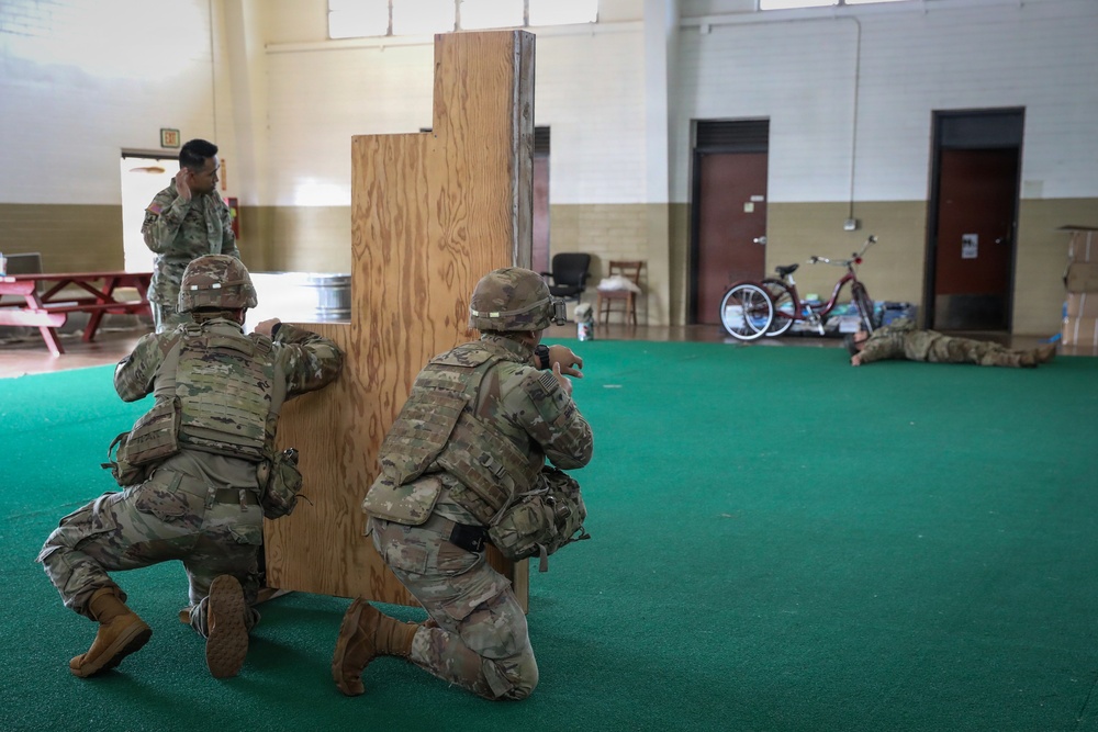 Task Force Oahu conducts combat life saver training and certification