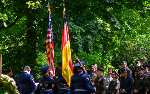 Annual Kindergraves Memorial Ceremony connects KMC to peace and remembrance