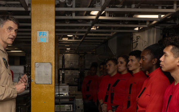 USS George H. W. Bush (CVN 77) Hosts NAVCENT/5th Fleet Commander