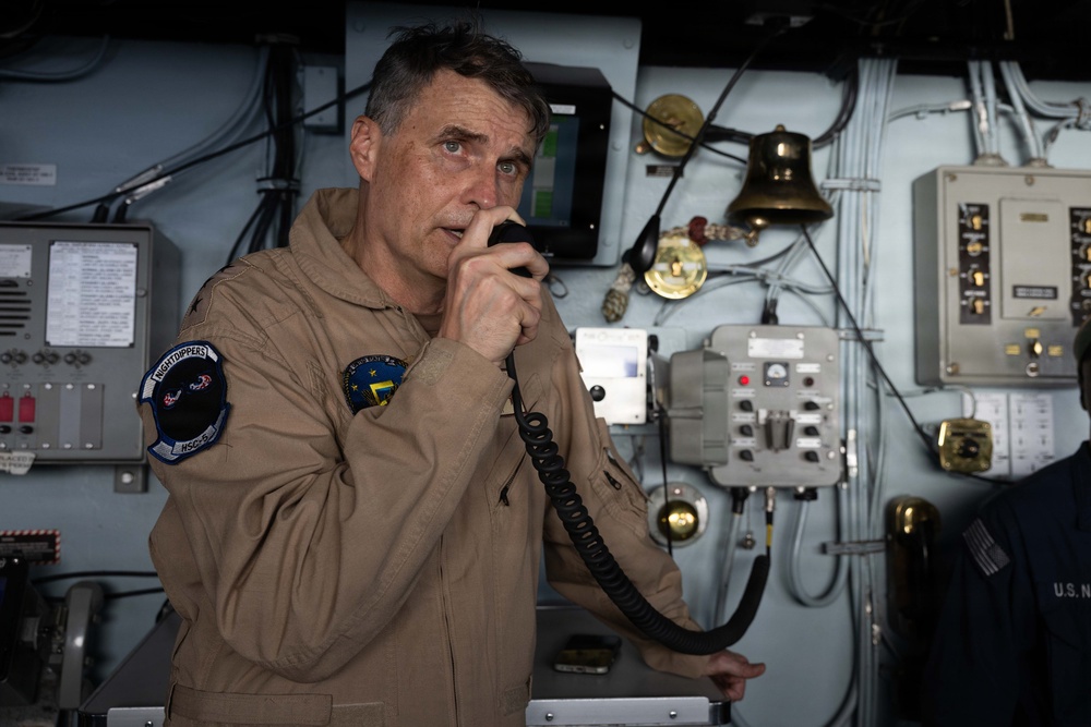 USS George H. W. Bush (CVN 77) Hosts NAVCENT/5th Fleet Commander