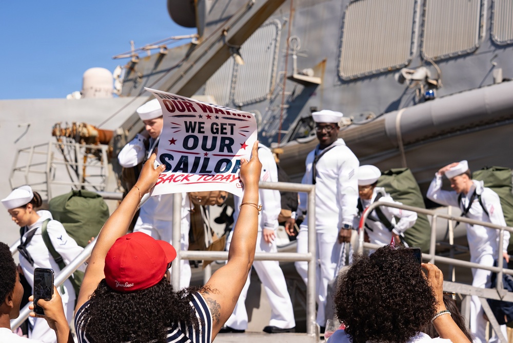 USS Bainbridge Returns to Naval Station Norfolk Following Successful 11-Month Deployment
