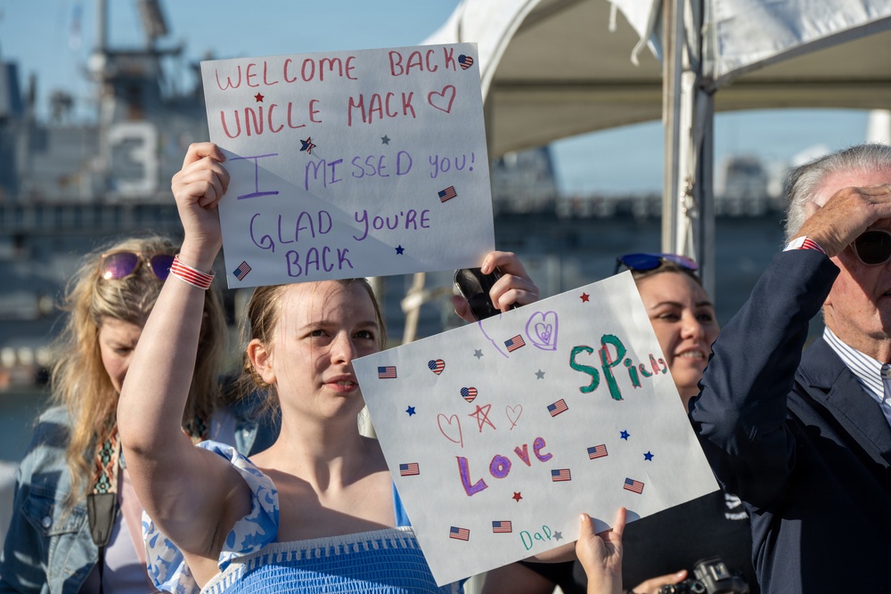 SECWAR, CNO, MCPON welcome home Ford carrier strike group