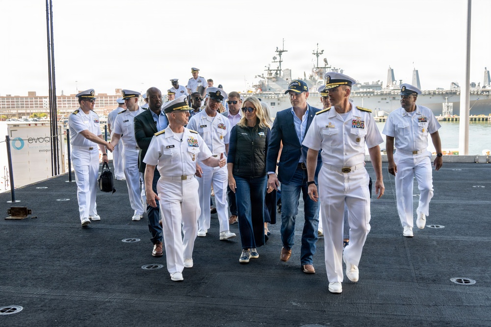 SECWAR, CNO, MCPON welcome home Ford carrier strike group