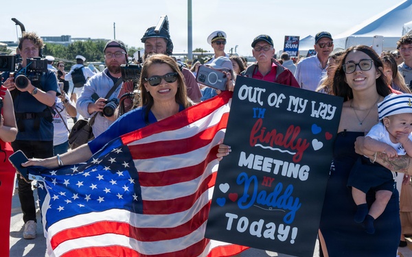 SECWAR, CNO, MCPON welcome home Ford carrier strike group
