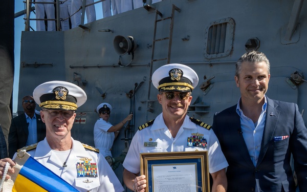 SECWAR, CNO, MCPON welcome home Ford carrier strike group