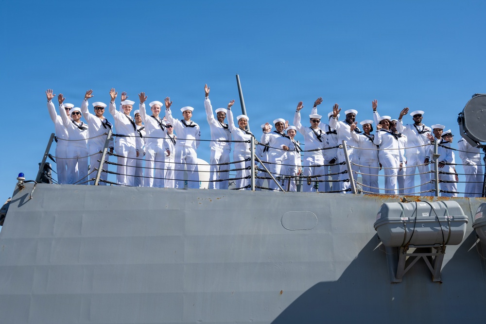 SECWAR, CNO, MCPON welcome home Ford carrier strike group