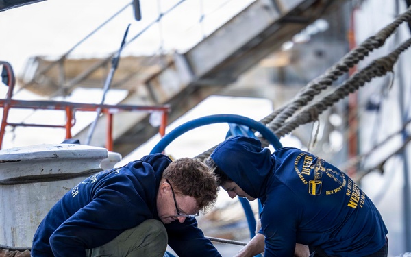 SERMC Dive Locker Conducts Maintenance on USS Iwo Jima (LHD 7)