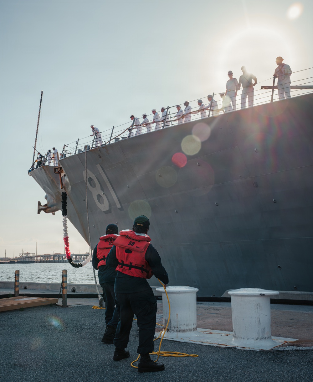 USS Winston S. Churchill (DDG 81) Returns to Naval Station Mayport