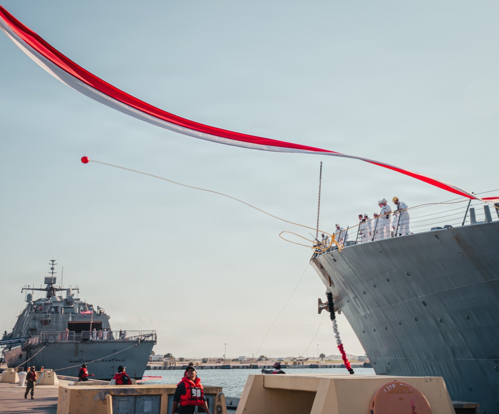 USS Winston S. Churchill (DDG 81) Returns to Naval Station Mayport