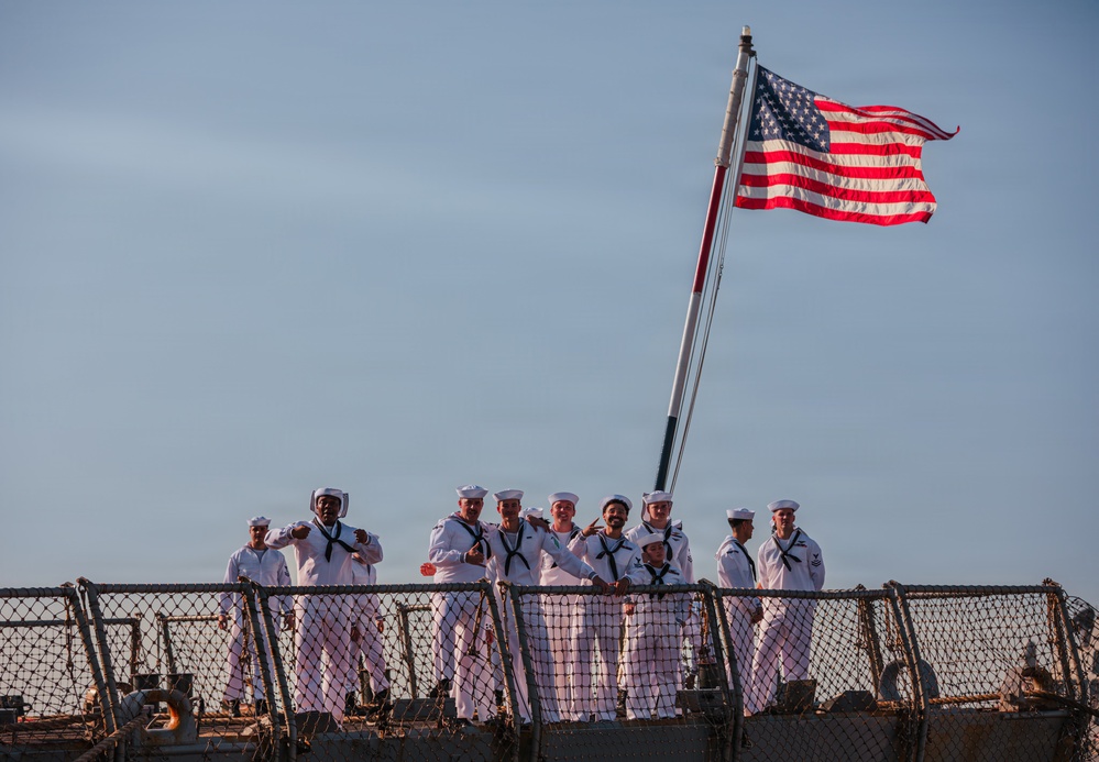 USS Winston S. Churchill (DDG 81) Returns to Naval Station Mayport