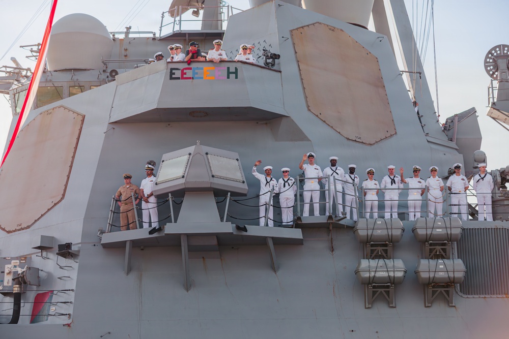 USS Winston S. Churchill (DDG 81) Returns to Naval Station Mayport