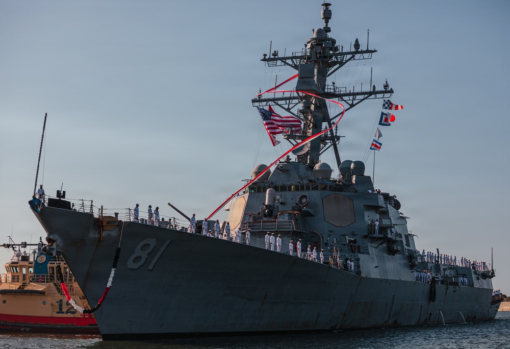 USS Winston S. Churchill (DDG 81) Returns to Naval Station Mayport