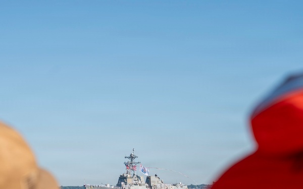 The World’s Largest Aircraft Carrier Returns from Historic 11-Month Deployment