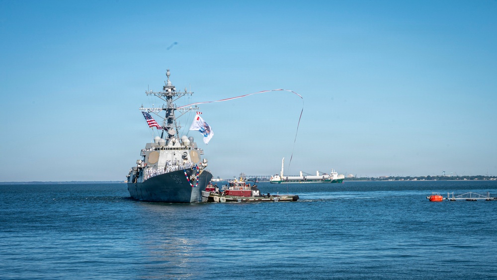 The World’s Largest Aircraft Carrier Returns from Historic 11-Month Deployment