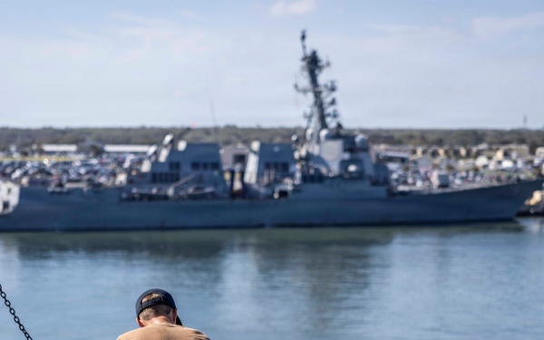 USS Iwo Jima Sailors Conduct Preservation Work