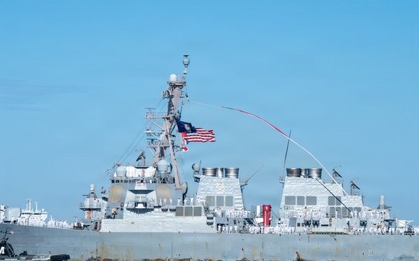 The World’s Largest Aircraft Carrier Returns from Historic 11-Month Deployment