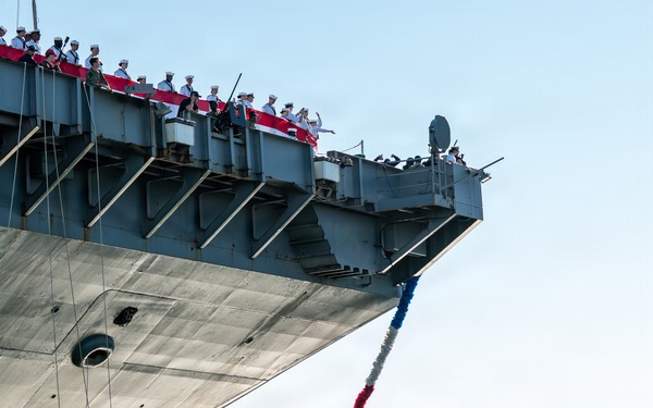 The World’s Largest Aircraft Carrier Returns from Historic 11-Month Deployment