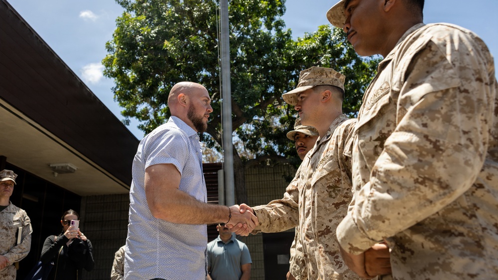 DOW deputy chief of staff visits JTF-SB service members