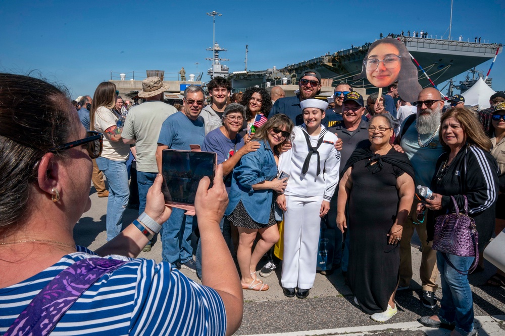 The World’s Largest Aircraft Carrier Returns from Historic 11-Month Deployment