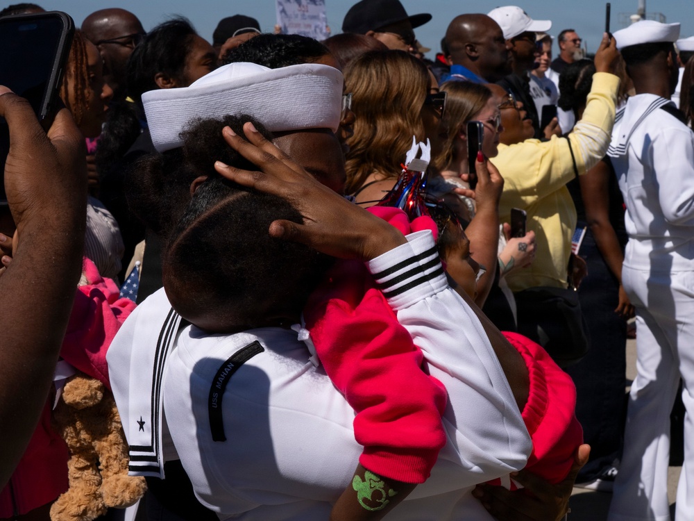 USS Mahan Returns to Naval Station Norfolk Following Successful 11-Month Deployment