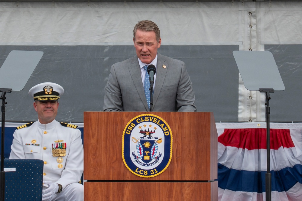 USS Cleveland (LCS 31) commissions in namesake city