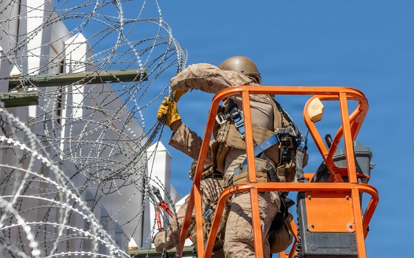 JTF-SB Marines reinforce barrier infrastructure in Nogales