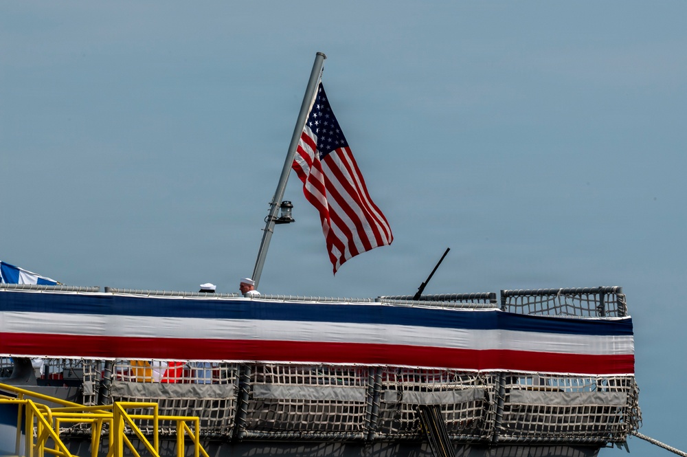 USS Cleveland (LCS 31) commissions in namesake city