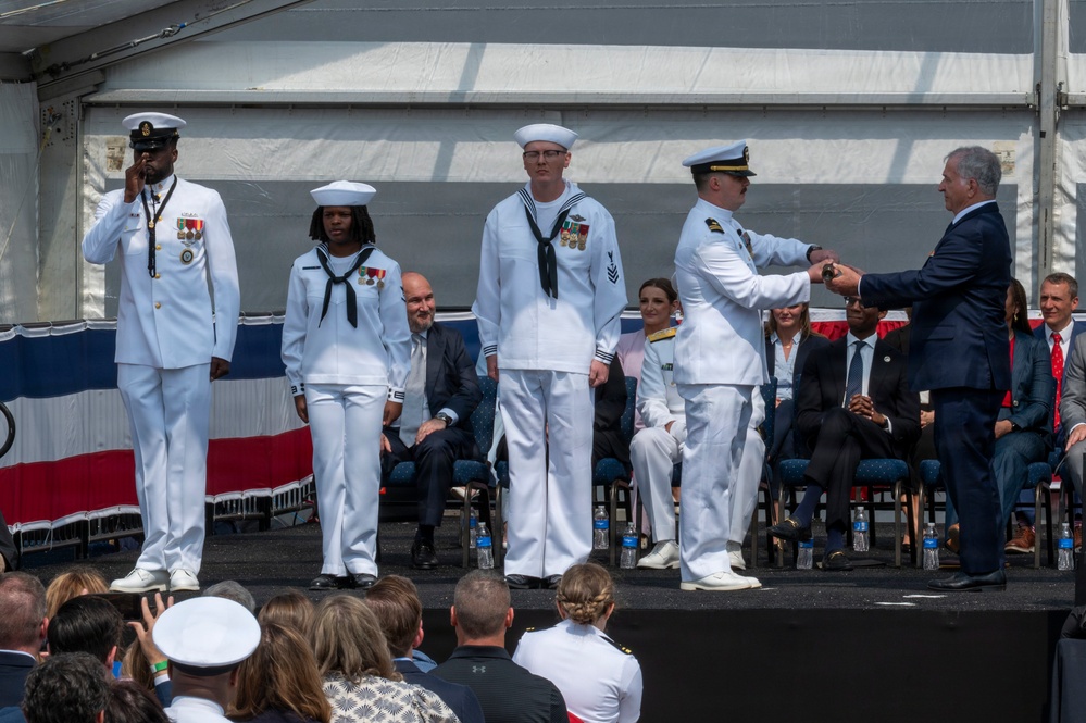 USS Cleveland (LCS 31) commissions in namesake city