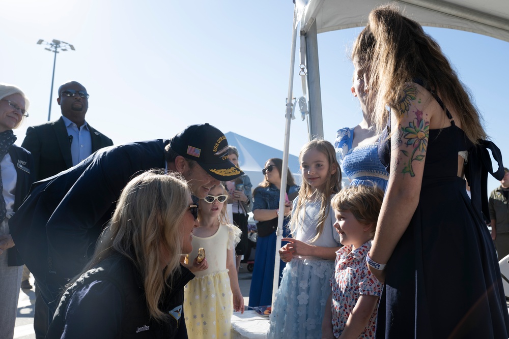 SW, Mrs. Hegseth Welcome Sailors Home