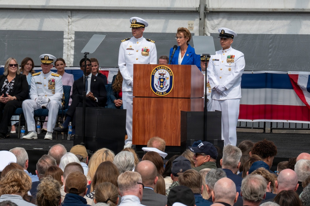 USS Cleveland (LCS 31) commissions in namesake city
