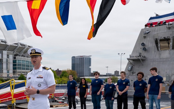 Navy Talent Acquisition Group Ohio River Valley Holds Swearing in Ceremony Aboard Future USS Cleveland