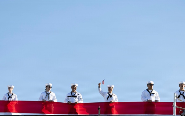 The World's Largest Aircraft Carrier Returns form Historic 11-Month Deployment