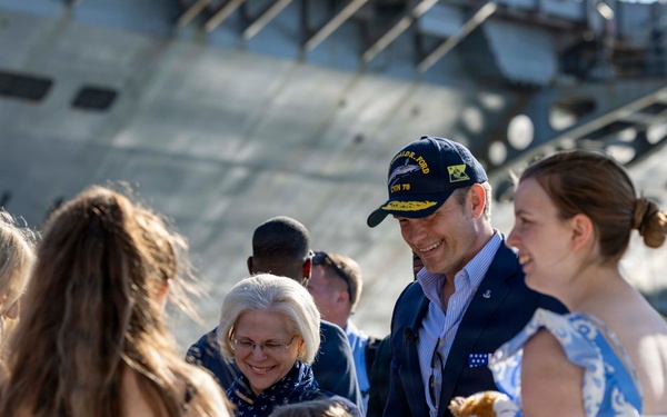 The World's Largest Aircraft Carrier Returns form Historic 11-Month Deployment