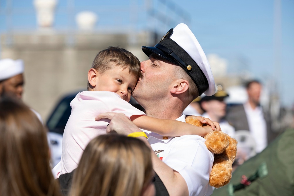 The World's Largest Aircraft Carrier Returns form Historic 11-Month Deployment