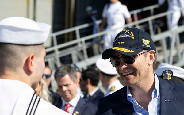 The World's Largest Aircraft Carrier Returns form Historic 11-Month Deployment