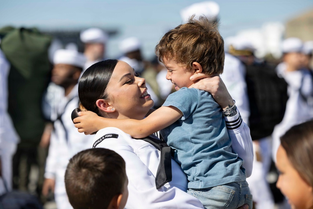 The World's Largest Aircraft Carrier Returns form Historic 11-Month Deployment