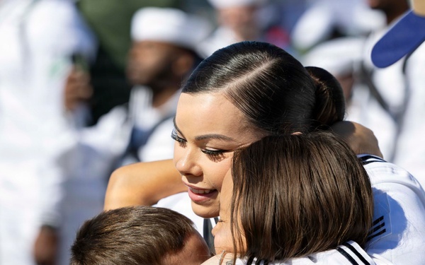 The World's Largest Aircraft Carrier Returns form Historic 11-Month Deployment