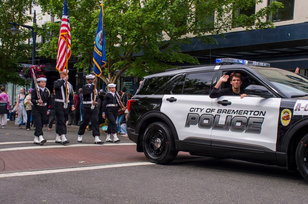 NMRTC Bremerton Color Guard Leads Armed Forces Day Parade