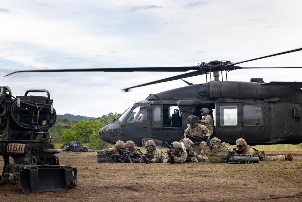 Salaknib 2026: Task Force Saber and 25th Infantry Division Artillery (DIVARTY) conduct Sling Load Operations