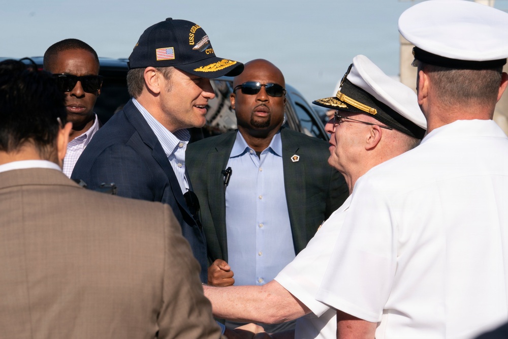 The World’s Largest Aircraft Carrier Returns from Historic 11-Month Deployment