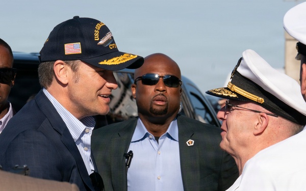 The World’s Largest Aircraft Carrier Returns from Historic 11-Month Deployment