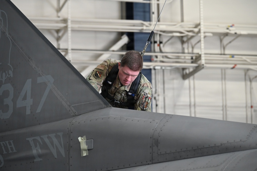 F-16 Maintenance Group