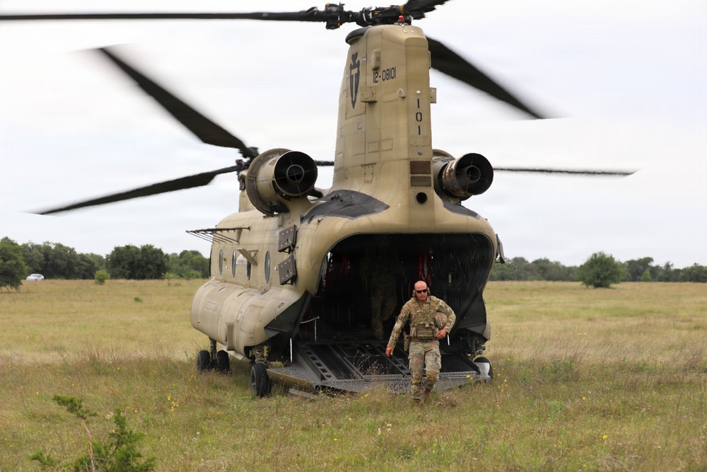 2-149 General Support Aviation Battalion Participates in Operation Hood Strike