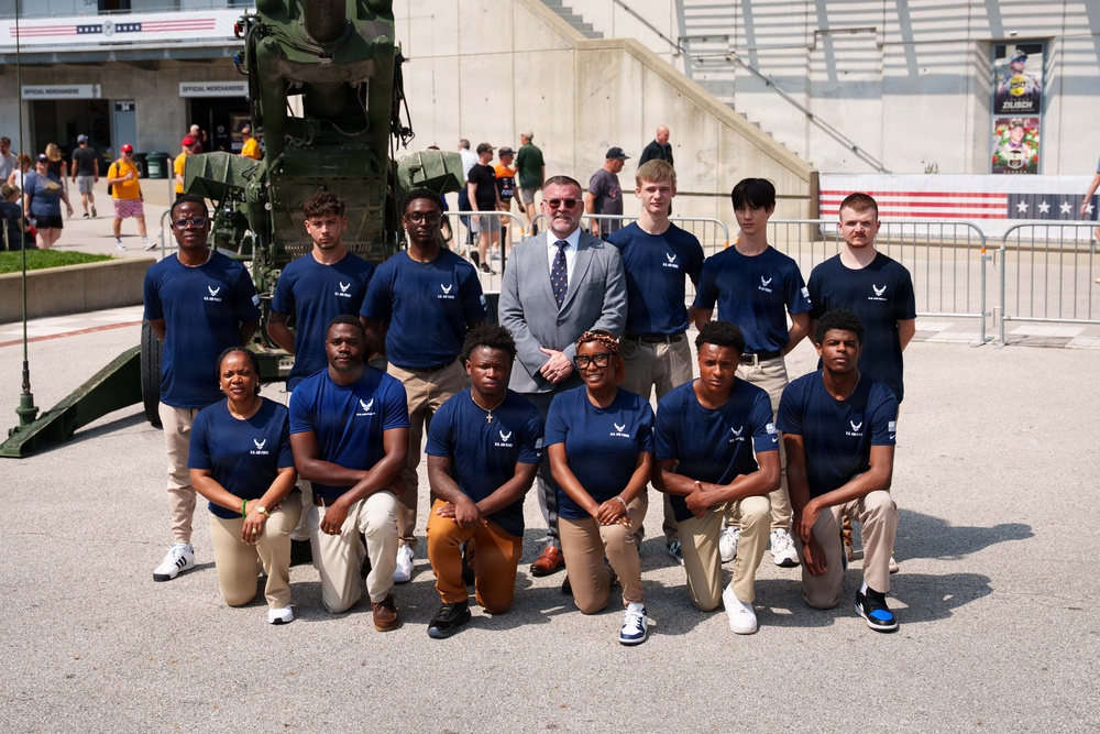 Joint enlistment ceremony honors America’s 250th birthday during Armed Forces Day weekend at Indianapolis Motor Speedway