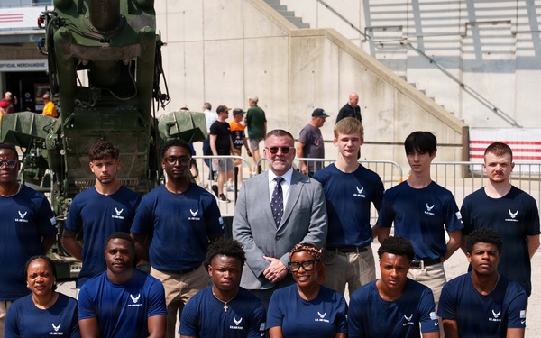Joint enlistment ceremony honors America’s 250th birthday during Armed Forces Day weekend at Indianapolis Motor Speedway