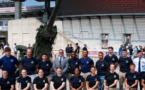 Joint enlistment ceremony honors America’s 250th birthday during Armed Forces Day weekend at Indianapolis Motor Speedway