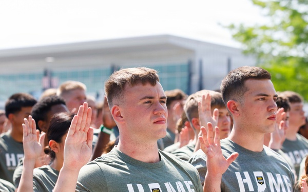 Joint enlistment ceremony honors America’s 250th birthday during Armed Forces Day weekend at Indianapolis Motor Speedway