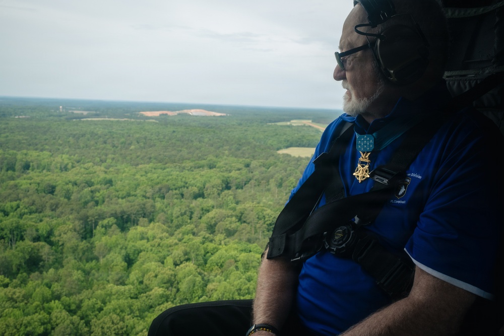 Fort Campbell hosts Medal of Honor recipients with Honor Flight