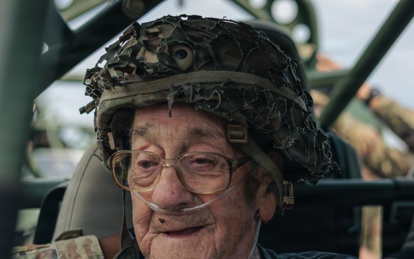 Fort Campbell hosts Medal of Honor recipients with Honor Flight